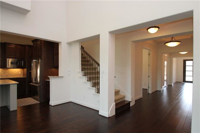 Building Photo - 510 Doe Whisper Way