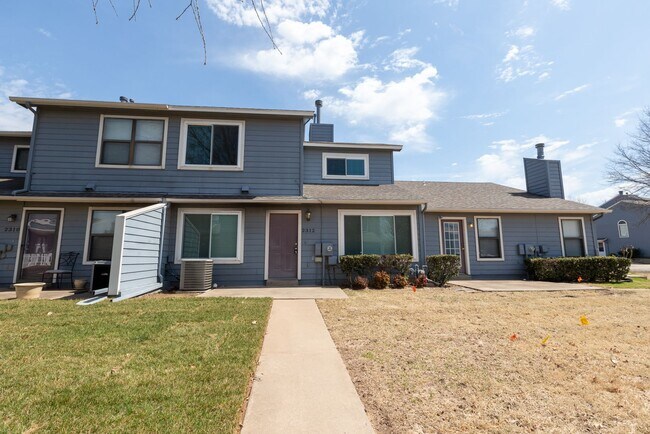 Foto del edificio - Beautiful  3 Bedroom, 2.5 Bath Condo in Canterbury!