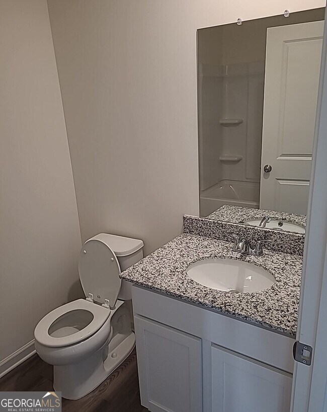 Foto del edificio - 1041 Clifton Ct