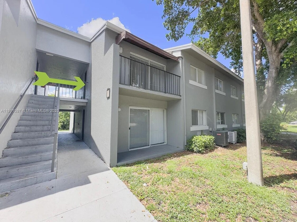 Foto principal - 1201 Lake Victoria Dr