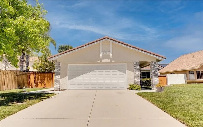Building Photo - Lovely Temecula Home! Utilities paid!  Ava...