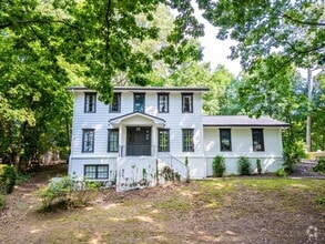 Building Photo - 813 Lakeshore Dr NW
