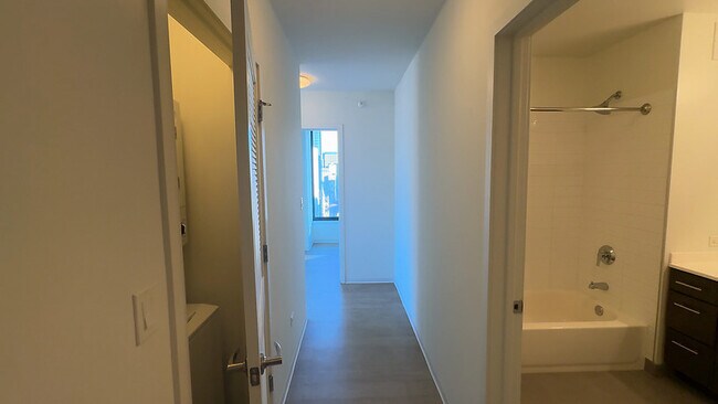 Foto del edificio - 359 W Superior St