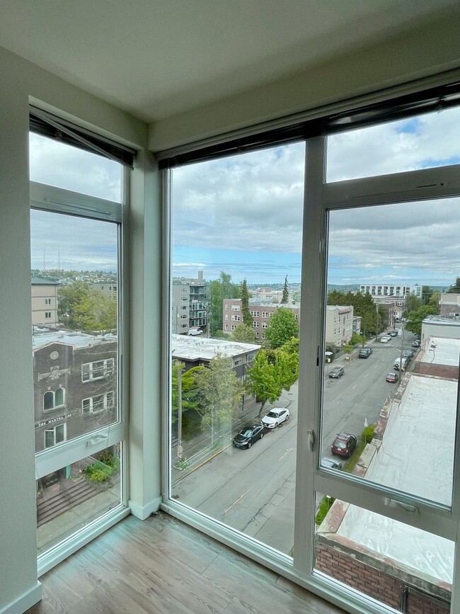 Interior Photo - The Local 418 Apartments