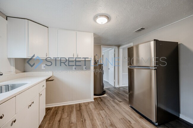 Foto del edificio - NOW OFFERING $250 OFF FIRST FULL MONTH IF ...