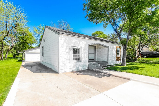 Building Photo - 2628 S Marsalis Ave
