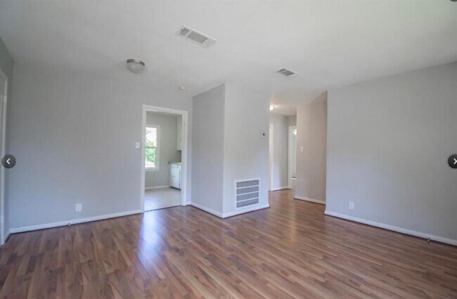 Building Photo - 4211 Neal St
