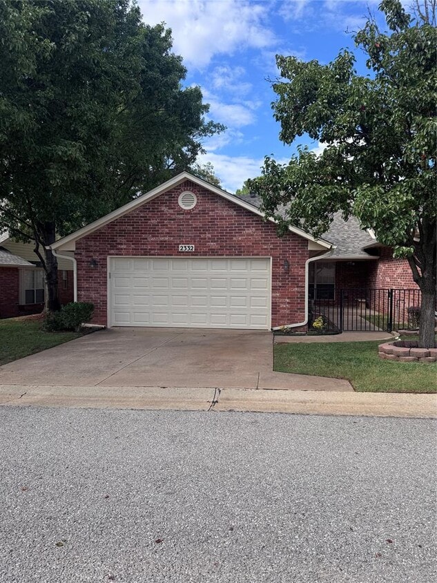 Foto principal - 2332 Sweetwater