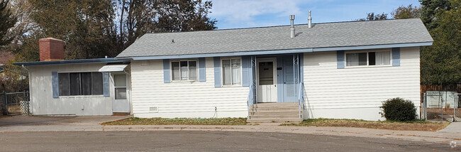 Building Photo - 1217 1st St