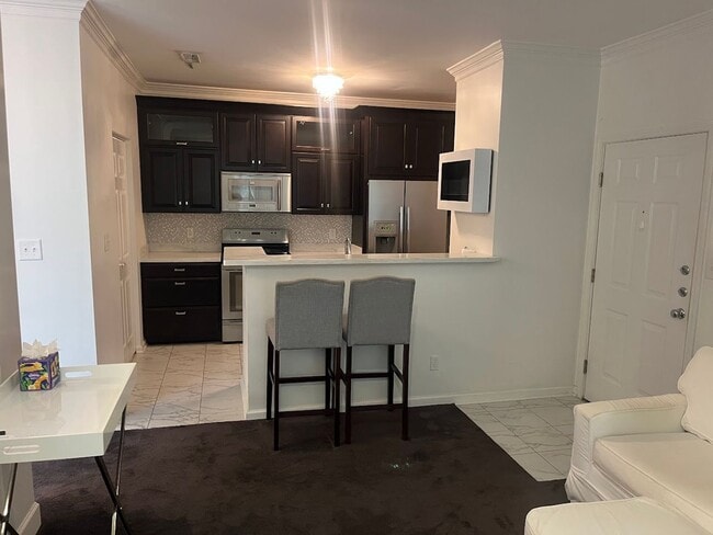 Foto del edificio - Available now. Beautiful, FULLY-FURNISHED 1 BR/1 BA Condo in Mt Pleasant!