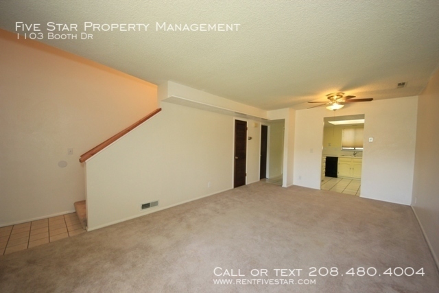 Building Photo - 1103 Booth Dr