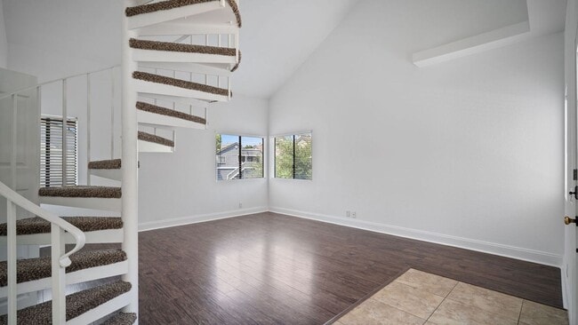 Building Photo - Upgraded 2-Bedroom Carriage Townhome with ...