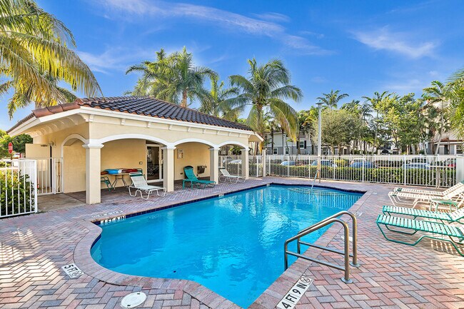 Building Photo - 323 Bayfront Dr