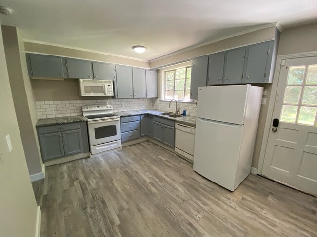 Building Photo - 1455 Parkside Dr