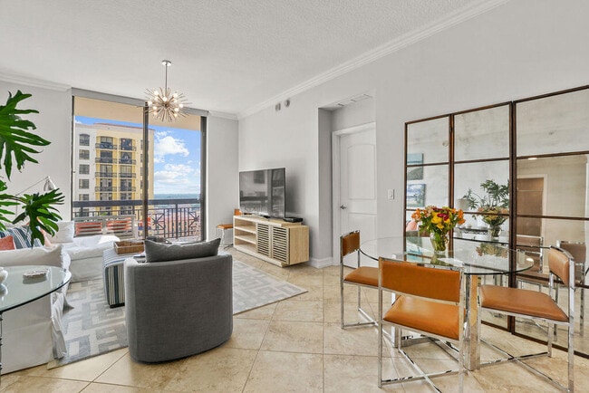 Foto del edificio - 701 S Olive Ave