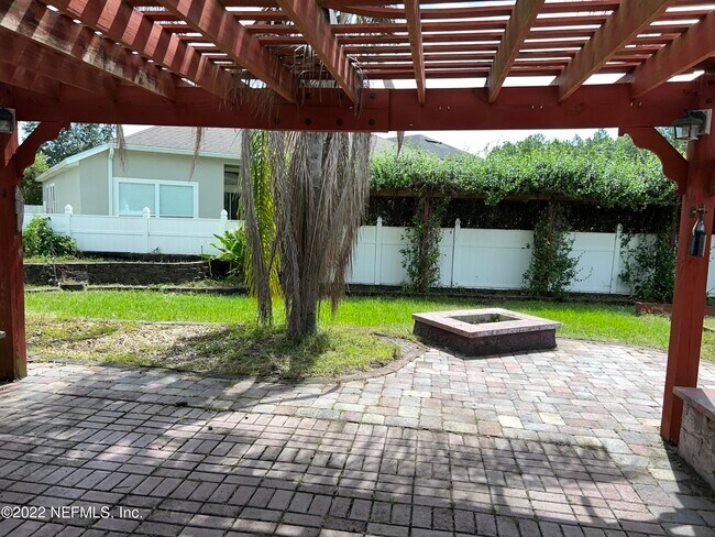 Building Photo - 1045 Drakefeather Dr