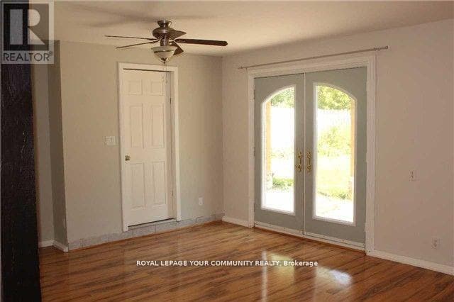 Photo du bâtiment - 303 Kenwood Ave