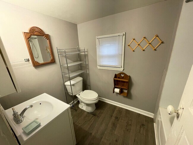 Foto del edificio - Charming 2 Bedroom Bungalow