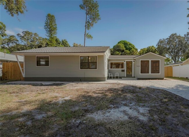 Foto del edificio - 1420 Alhambra Way S