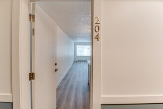 Building Photo - 3904-3932 32 St