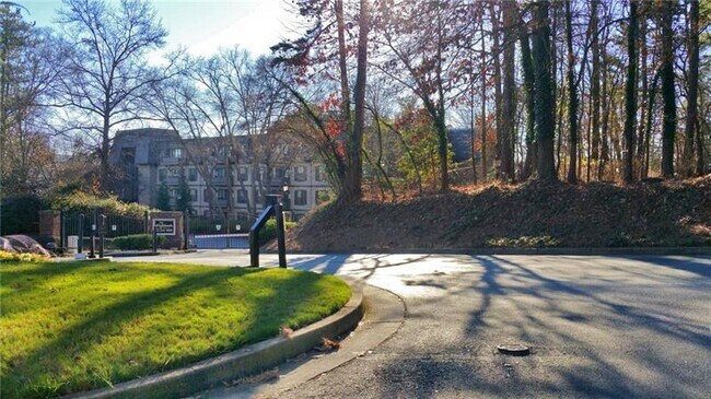 Foto del edificio - 1415 Highland Bluff NW