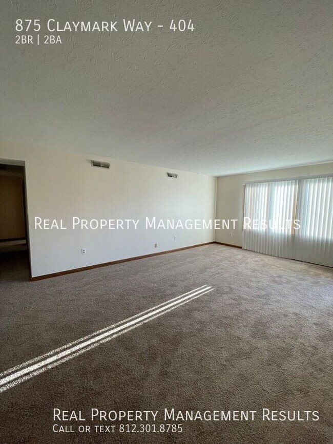 Foto del edificio - 875 Claymark Way