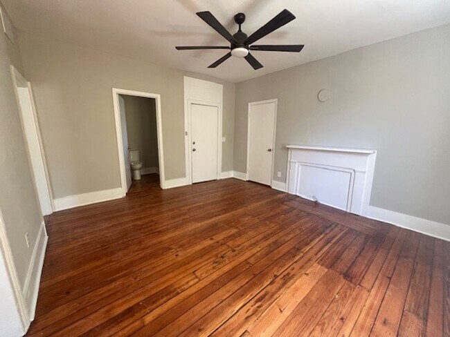 Foto del edificio - 1 Bedroom 1 Bath Apartment in Wraggsboro - Downtown Charleston