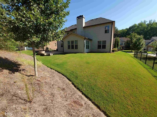 Building Photo - 2860 Apremont Dr