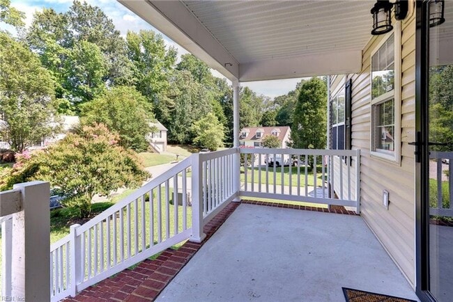 Building Photo - 3 BR 2.5 BA House