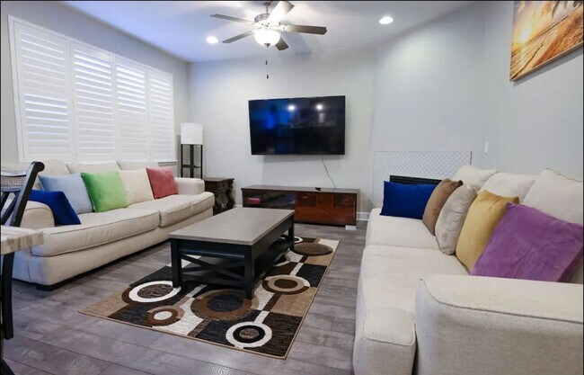 Building Photo - Long Realty & Property Management - Finish...