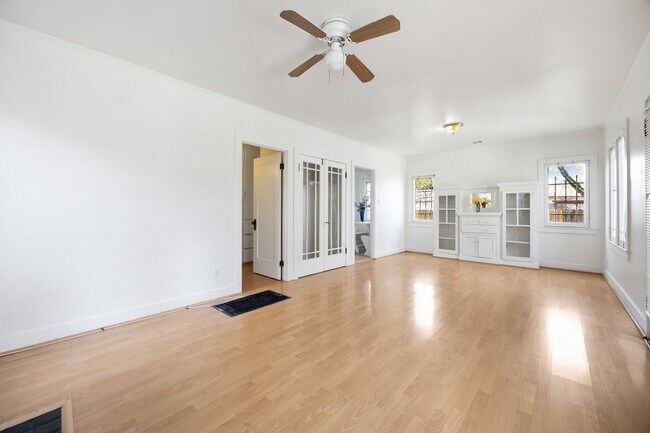 Foto del edificio - 1712 1/2 W 39th St, REAR