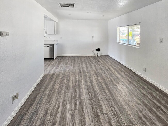 Building Photo - 327 W Haloid Ave