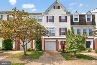 Building Photo - 8025 Duck Pond Terrace