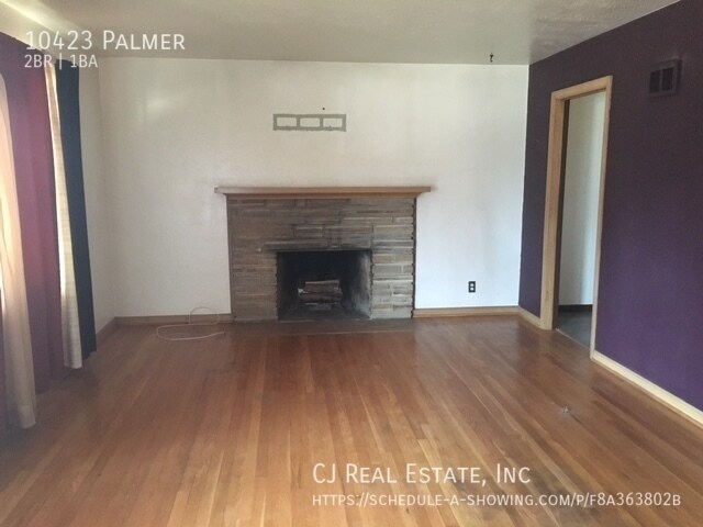 Foto del edificio - 10423 Palmer Ave