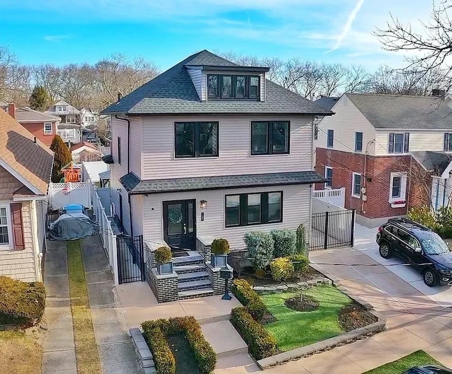 Foto del edificio - 137 Bryant Ave