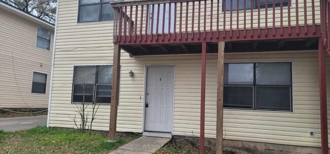 Building Photo - 306 White Dr