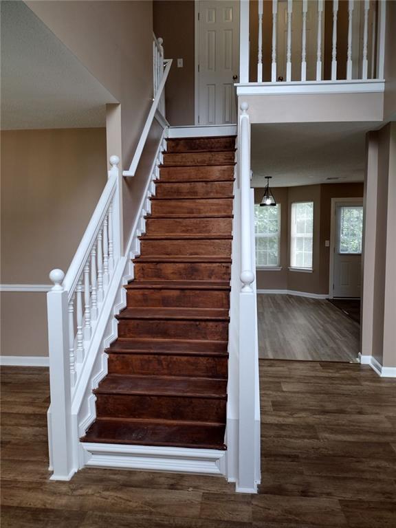 Foto del edificio - 1116 Misty Meadows Ln