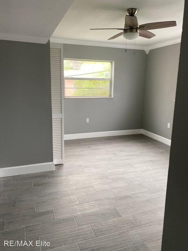 Building Photo - 1 br, 1 bath House - 420 Monroe Ave #D-101