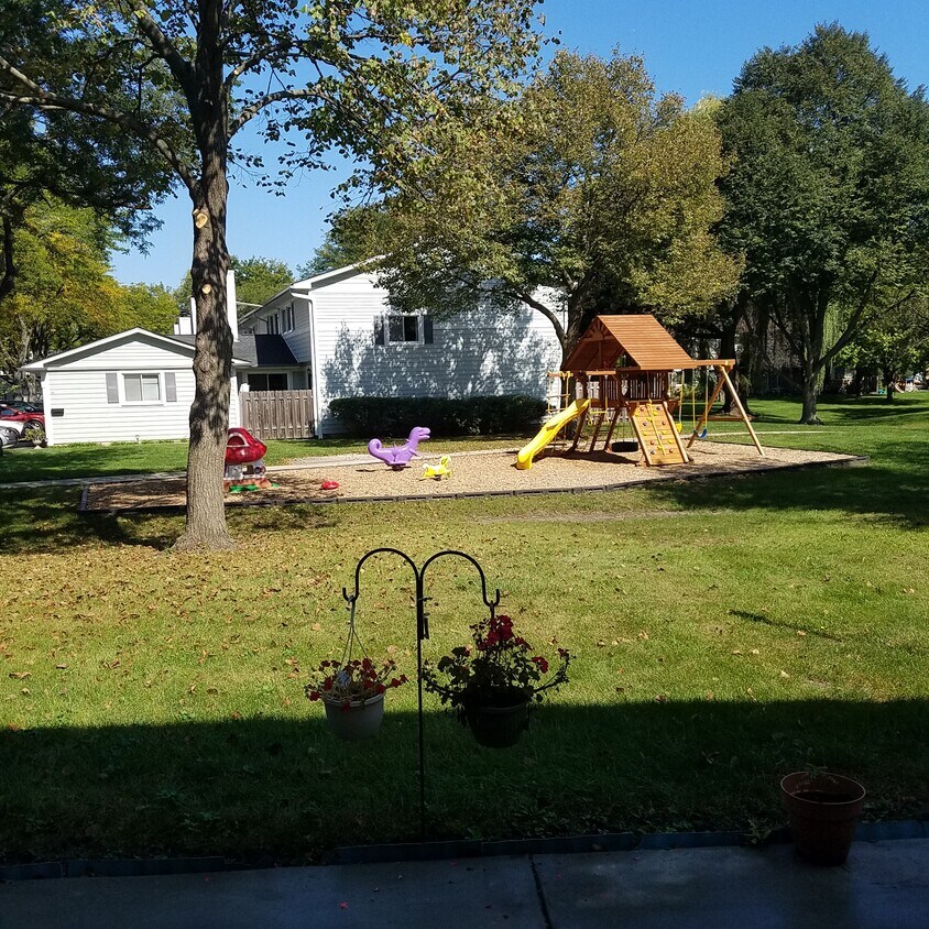 Foto principal - 834 Bluebird St