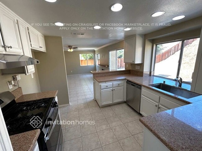 Foto del edificio - 10038 Sycamore Canyon Rd