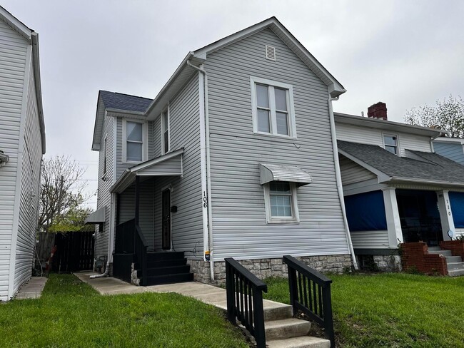 Foto del edificio - 106 S Oakley Ave