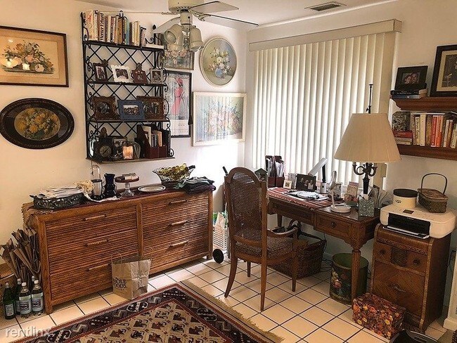 Foto del edificio - 1 br, 1 bath Condo - 1650 Oakwood Drive E303