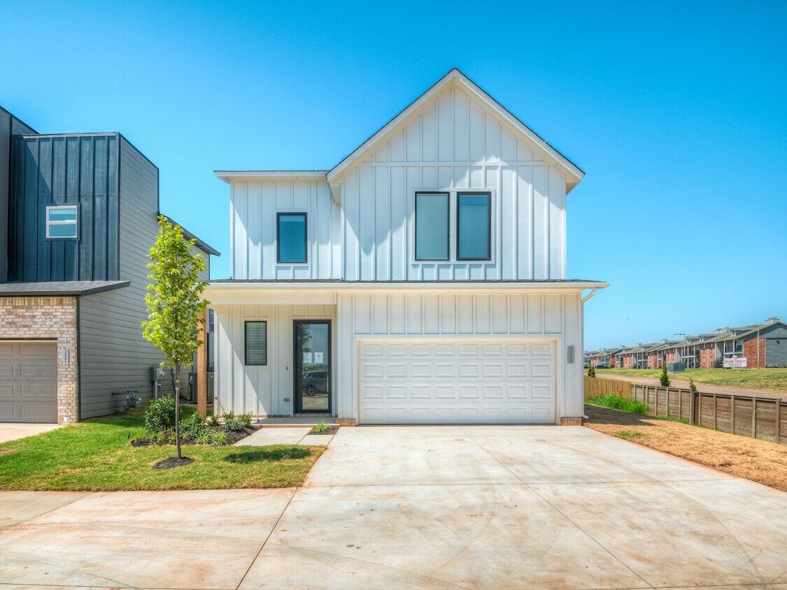 Primary Photo - Beautiful New Construction Home in Edmond/...