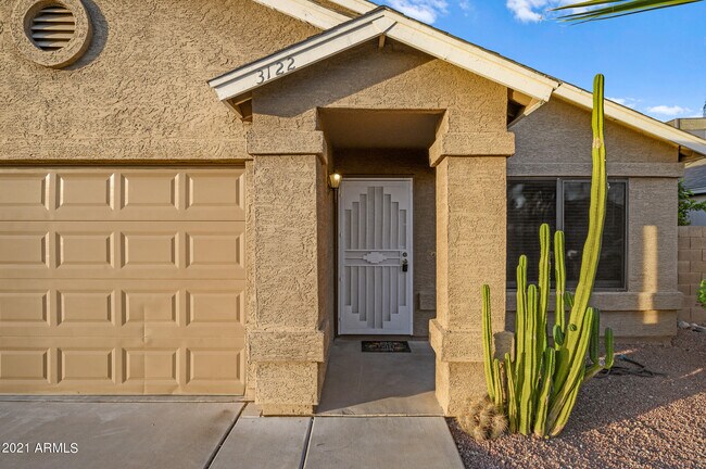 Building Photo - 3122 W Via Montoya Dr