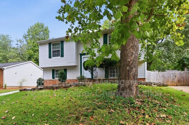 Foto del edificio - 8115 Bald Ridge Dr
