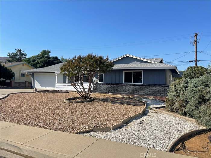 Foto principal - 28207 W Worcester Rd