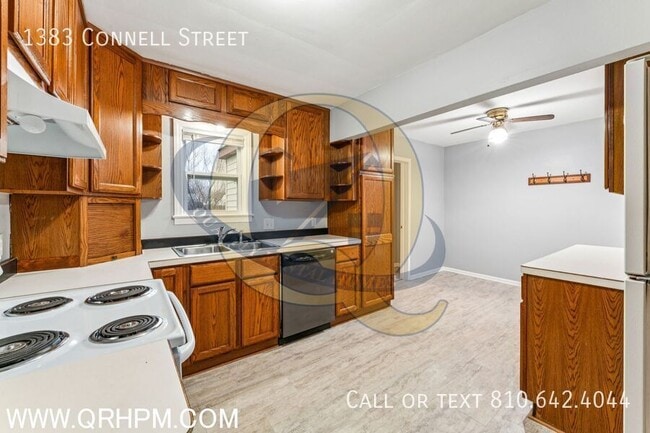 Building Photo - 1383 Connell St