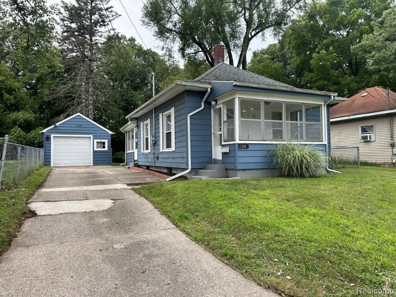 Primary Photo - 1126 Walker St