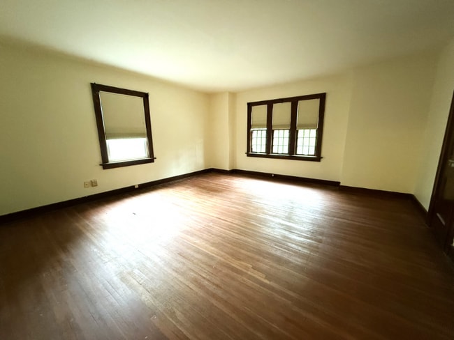 Building Photo - 708 N Porter Ave