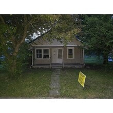 Building Photo - 728 Schirmeyer St